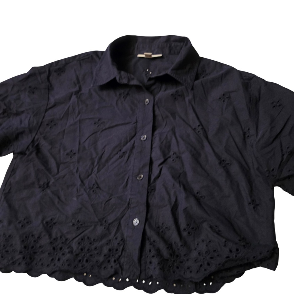 Free Assembly Womens Navy Blue Eyelet Embroidered Scallop Hem Cropped Shirt M